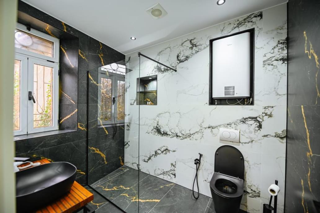 שקודר Mon Ami Boutique Hotel מראה חיצוני תמונה