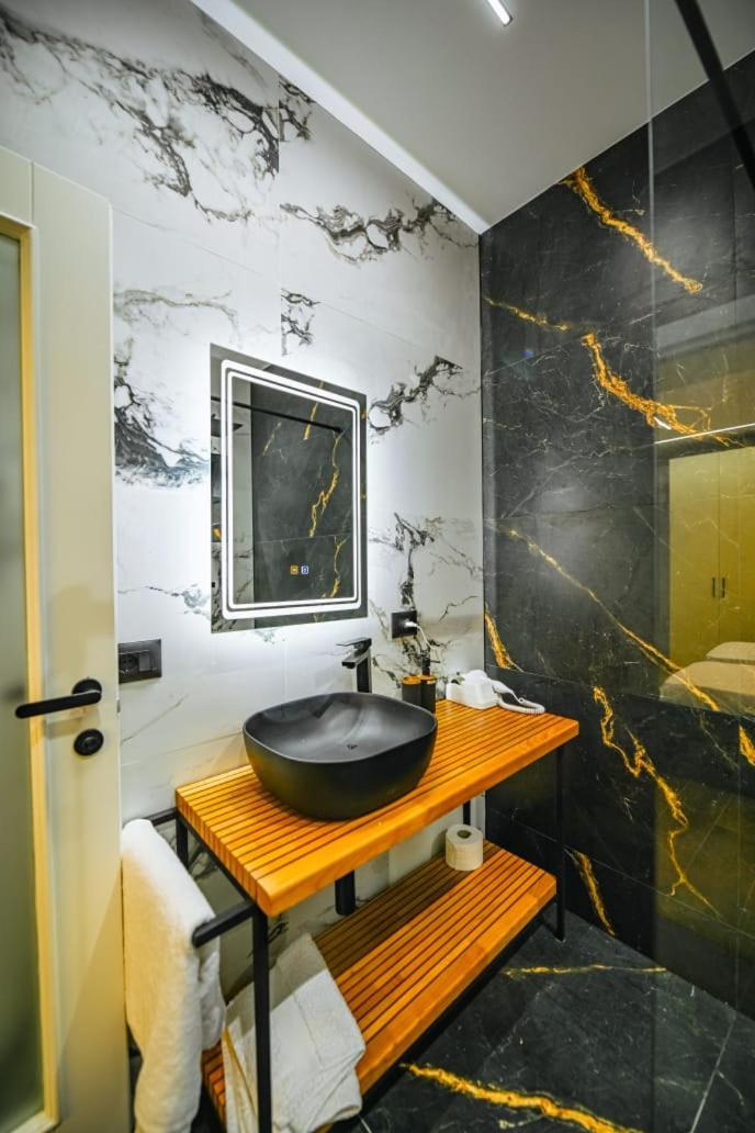 שקודר Mon Ami Boutique Hotel מראה חיצוני תמונה